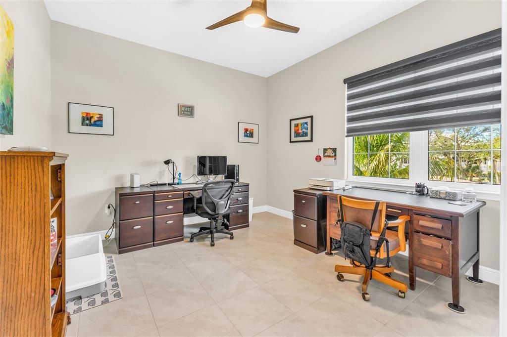 For Sale: $550,000 (4 beds, 3 baths, 2640 Square Feet)