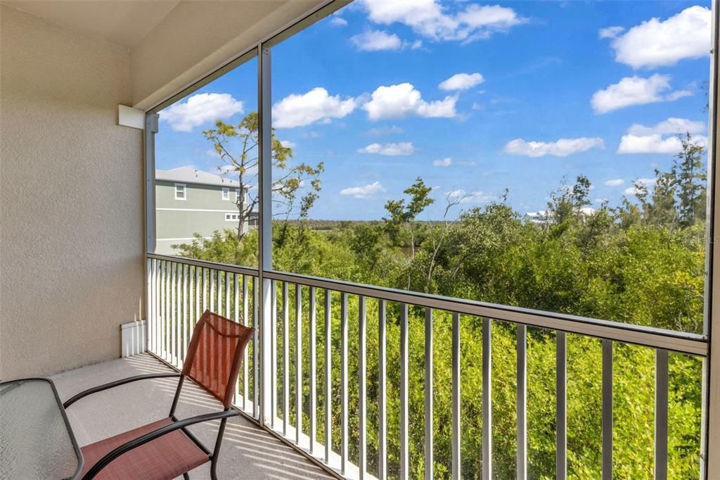 For Sale: $550,000 (4 beds, 3 baths, 2640 Square Feet)