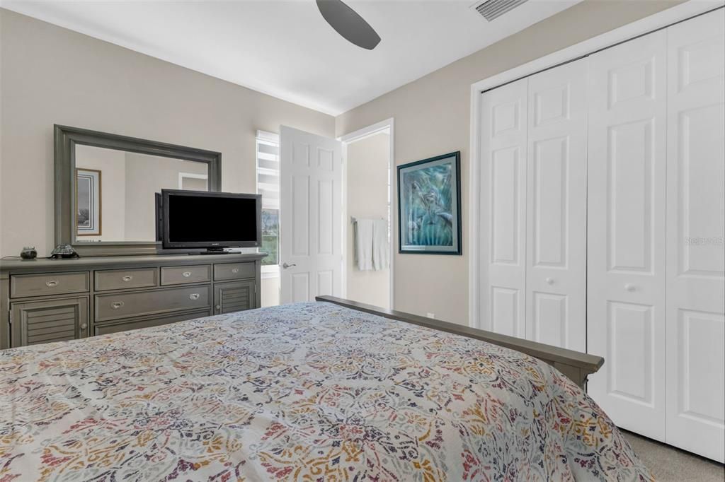 For Sale: $550,000 (4 beds, 3 baths, 2640 Square Feet)