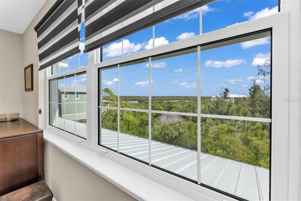 For Sale: $550,000 (4 beds, 3 baths, 2640 Square Feet)