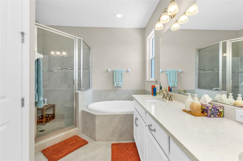 For Sale: $550,000 (4 beds, 3 baths, 2640 Square Feet)