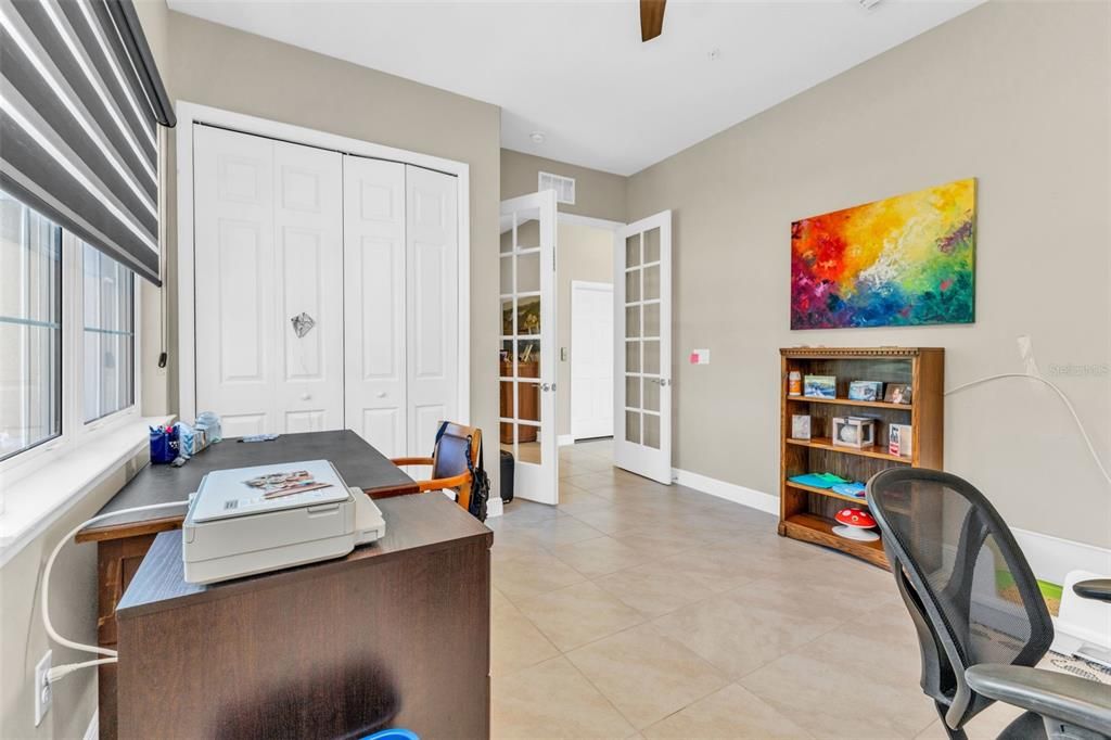 For Sale: $550,000 (4 beds, 3 baths, 2640 Square Feet)