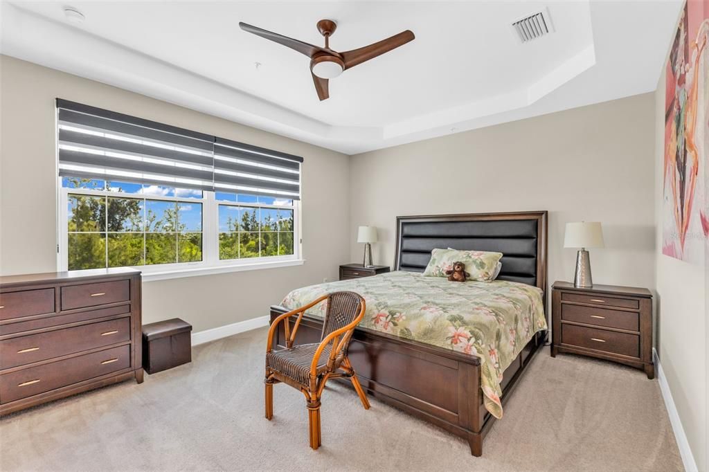 For Sale: $550,000 (4 beds, 3 baths, 2640 Square Feet)