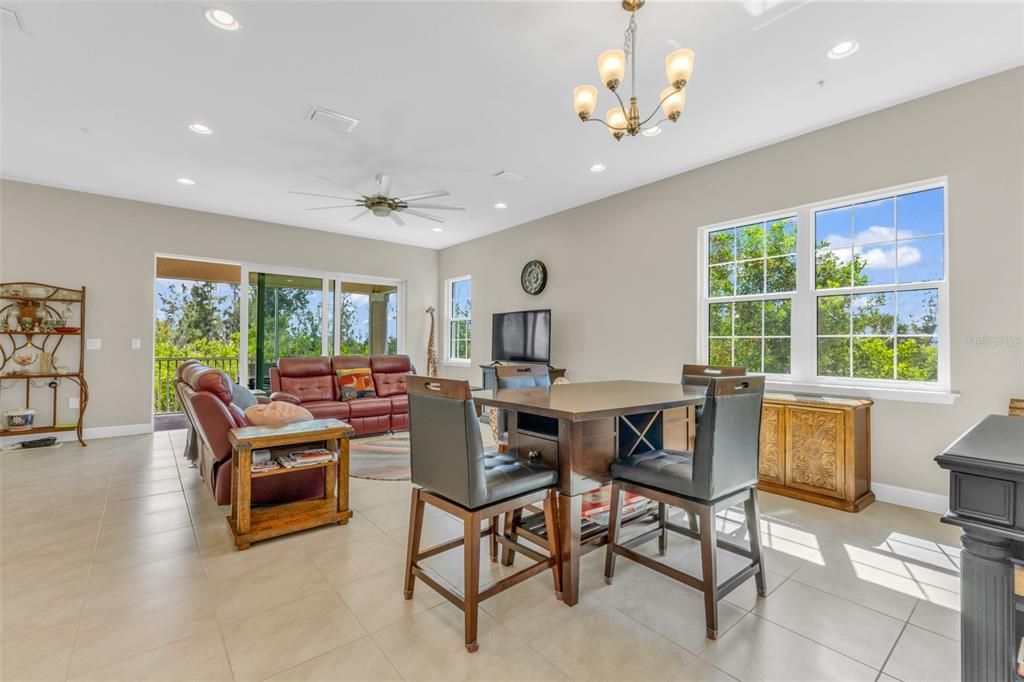 For Sale: $550,000 (4 beds, 3 baths, 2640 Square Feet)