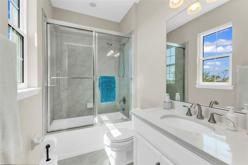 For Sale: $550,000 (4 beds, 3 baths, 2640 Square Feet)