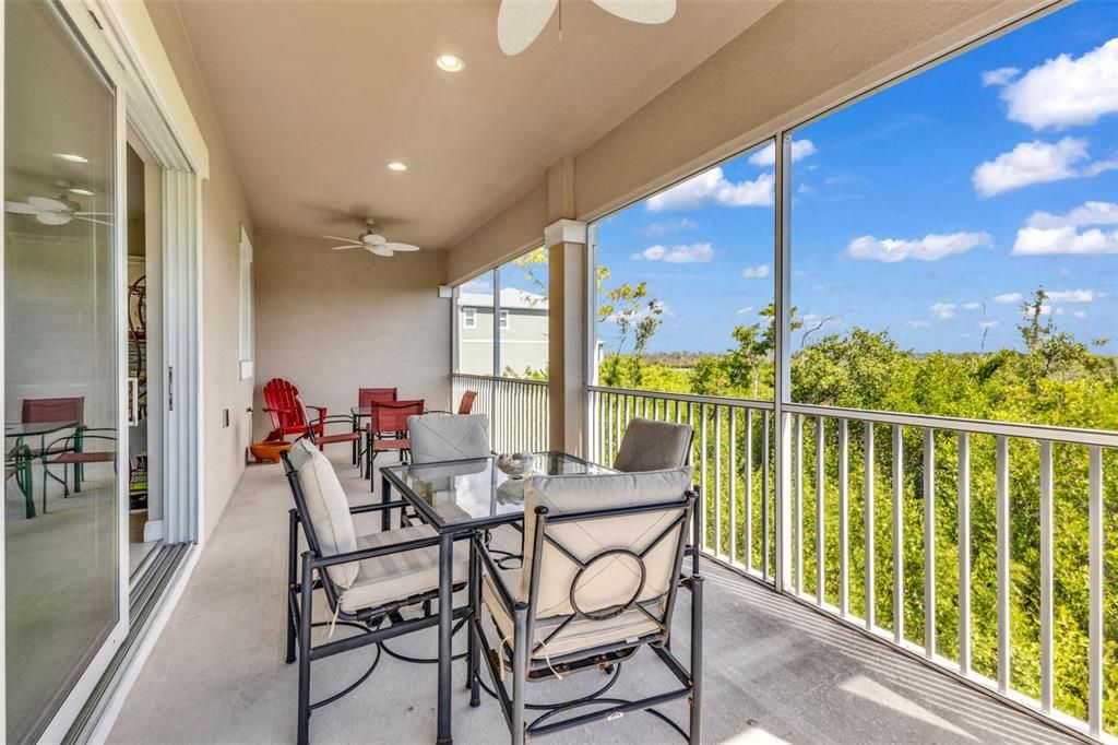 For Sale: $550,000 (4 beds, 3 baths, 2640 Square Feet)