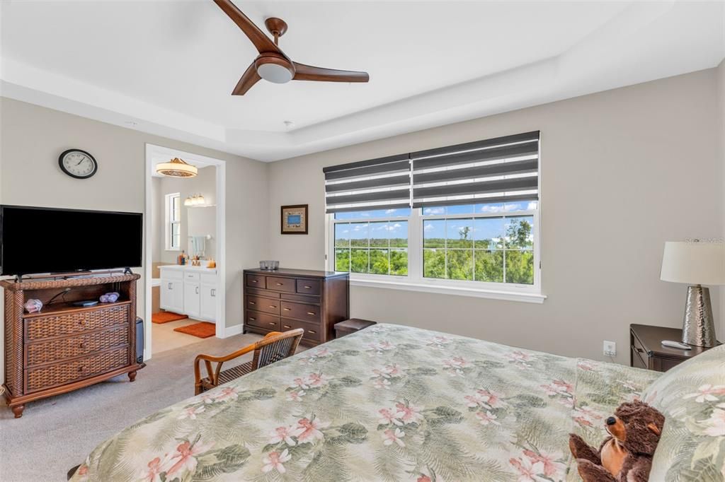 For Sale: $550,000 (4 beds, 3 baths, 2640 Square Feet)