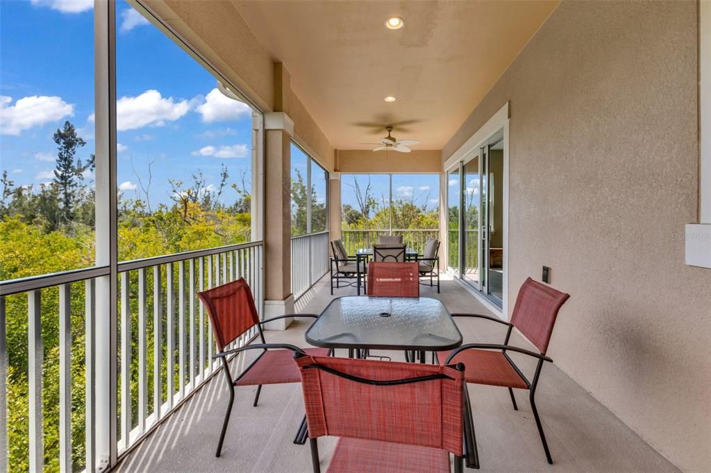 For Sale: $550,000 (4 beds, 3 baths, 2640 Square Feet)