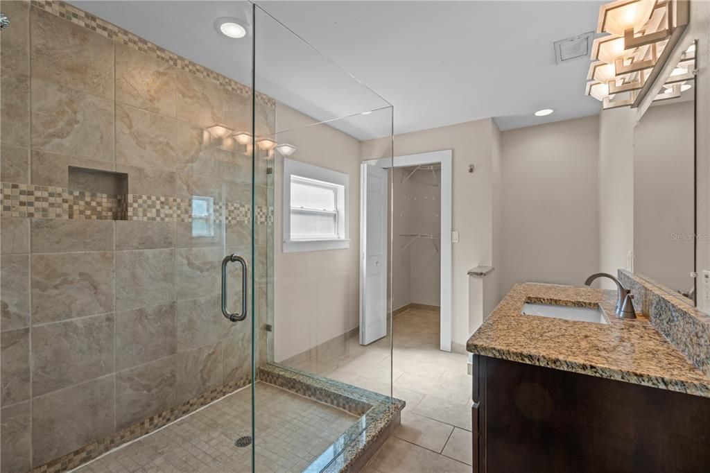 На продажу: $775,900 (4 спален, 4 ванн, 1972 Квадратных фут)