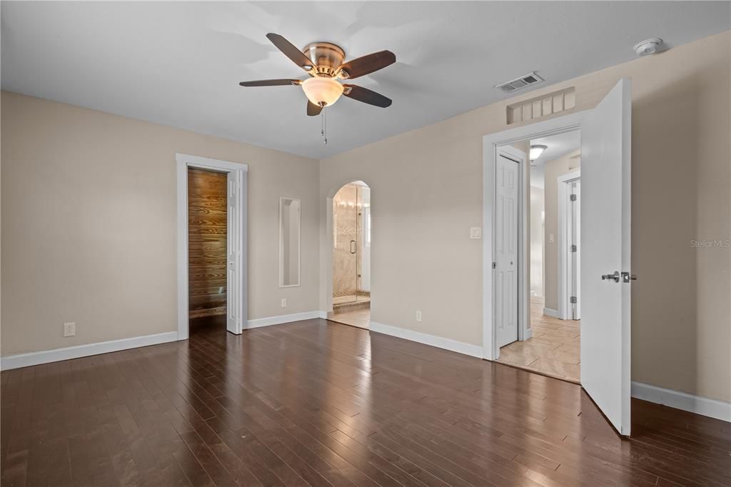 На продажу: $775,900 (4 спален, 4 ванн, 1972 Квадратных фут)