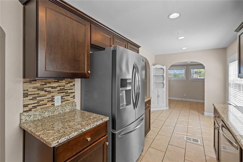 На продажу: $775,900 (4 спален, 4 ванн, 1972 Квадратных фут)