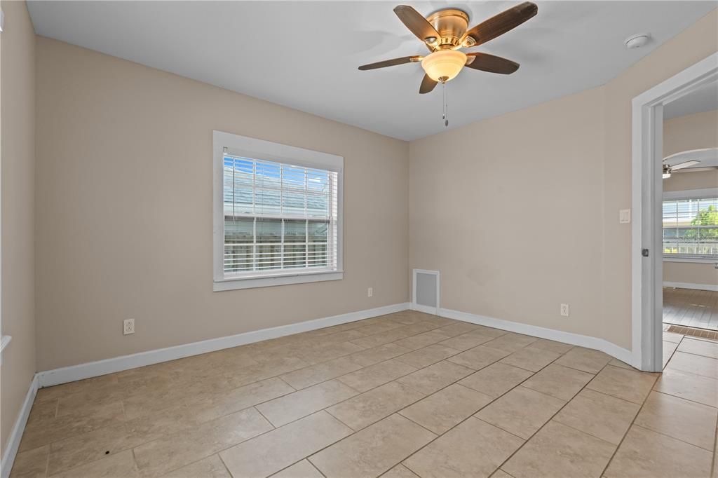 На продажу: $775,900 (4 спален, 4 ванн, 1972 Квадратных фут)