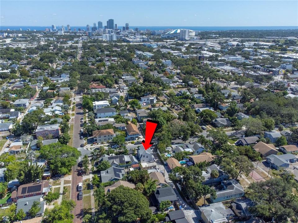 На продажу: $775,900 (4 спален, 4 ванн, 1972 Квадратных фут)