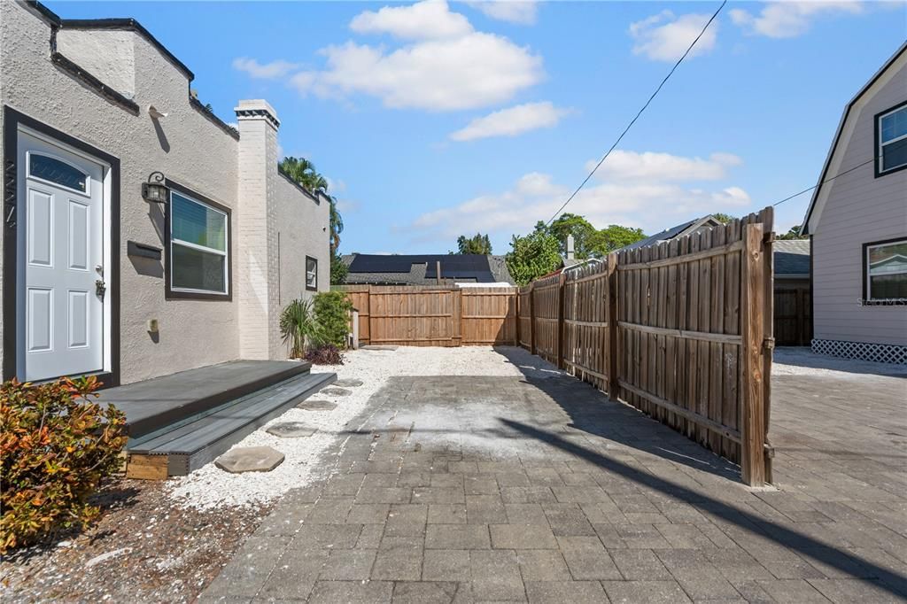 На продажу: $775,900 (4 спален, 4 ванн, 1972 Квадратных фут)