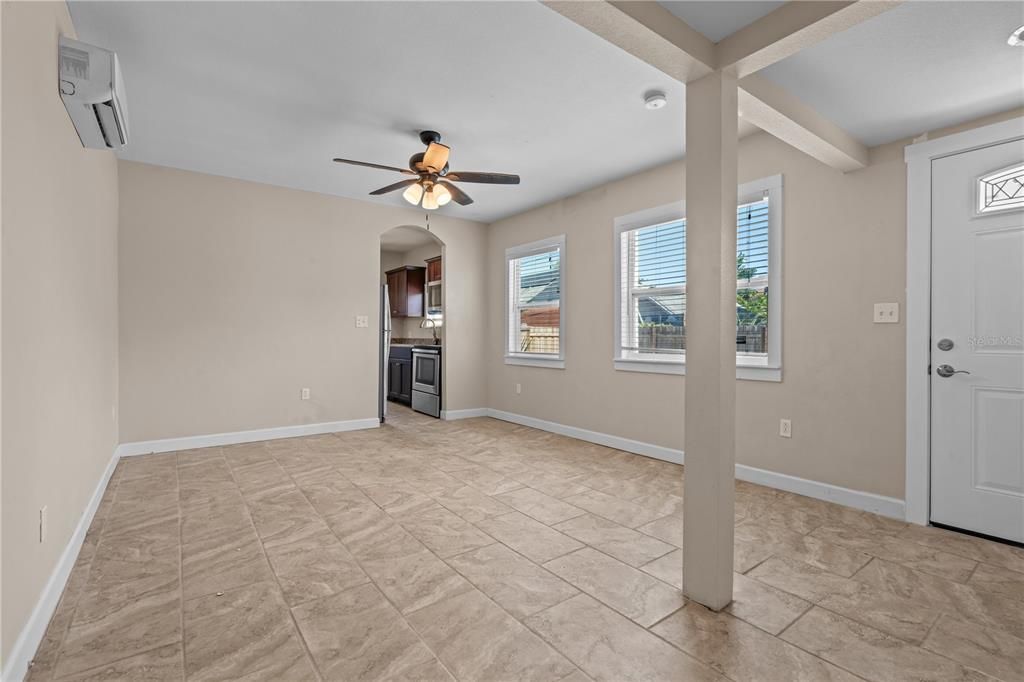 На продажу: $775,900 (4 спален, 4 ванн, 1972 Квадратных фут)