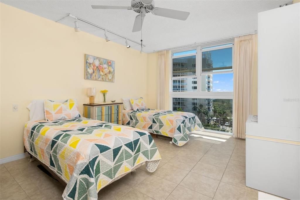 Под контрактом: $1,200,000 (2 спален, 2 ванн, 1536 Квадратных фут)