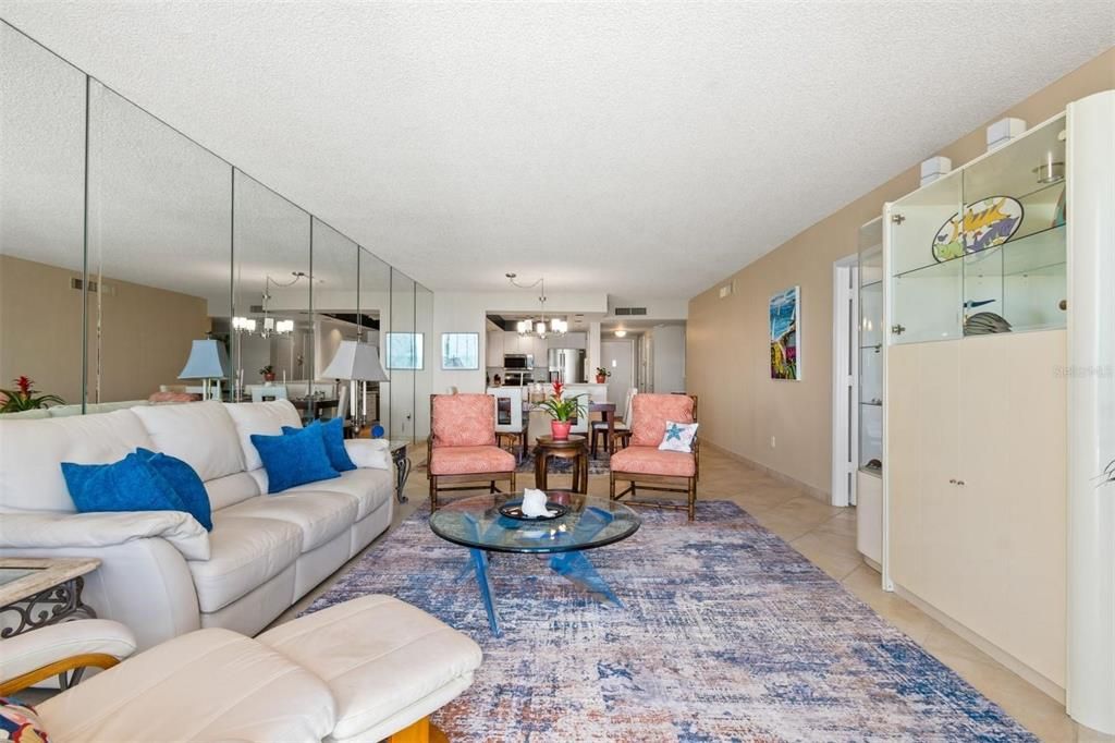 Под контрактом: $1,200,000 (2 спален, 2 ванн, 1536 Квадратных фут)