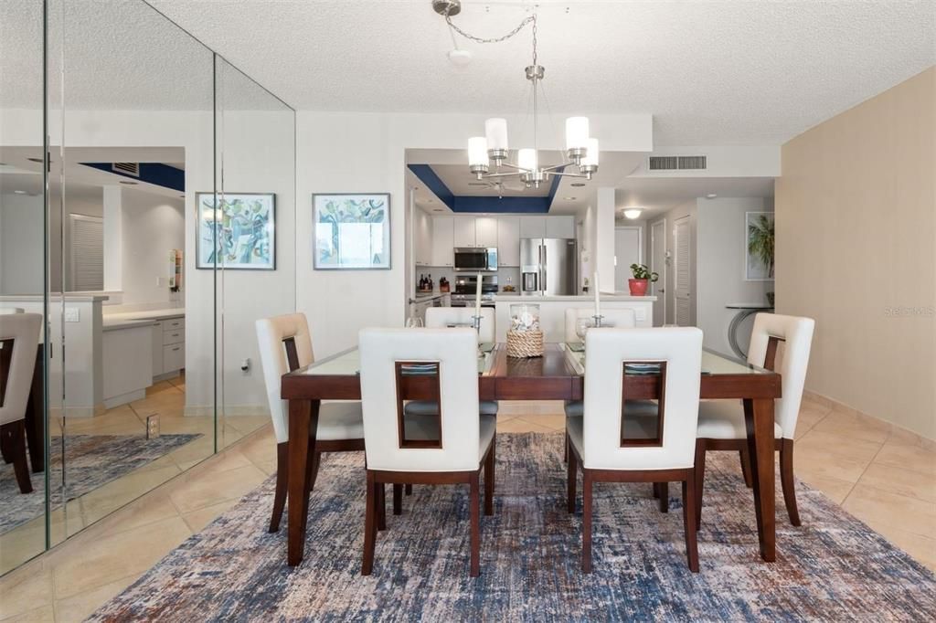 Под контрактом: $1,200,000 (2 спален, 2 ванн, 1536 Квадратных фут)