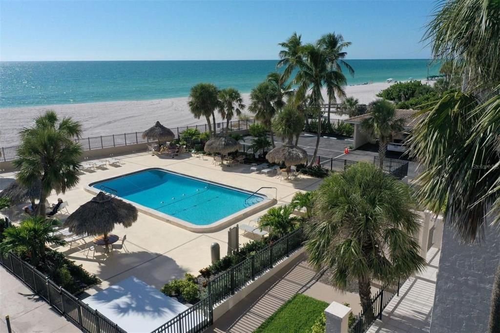 Под контрактом: $1,200,000 (2 спален, 2 ванн, 1536 Квадратных фут)