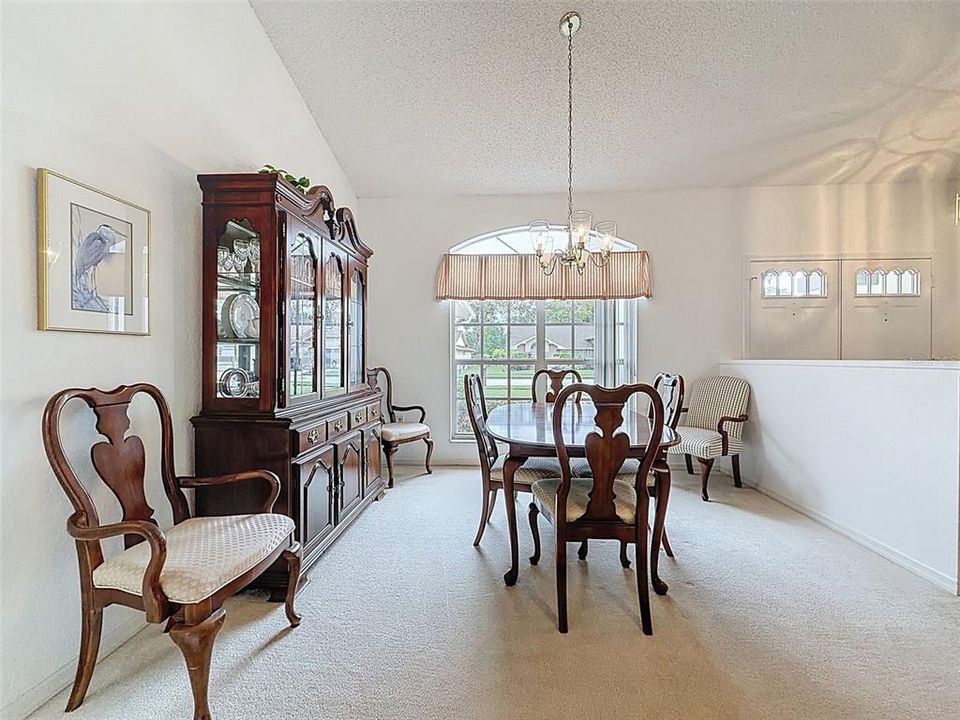 Active With Contract: $319,000 (3 beds, 2 baths, 1677 Square Feet)