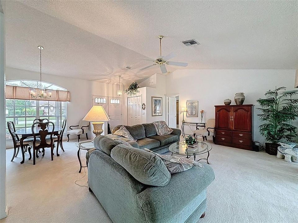 Active With Contract: $319,000 (3 beds, 2 baths, 1677 Square Feet)