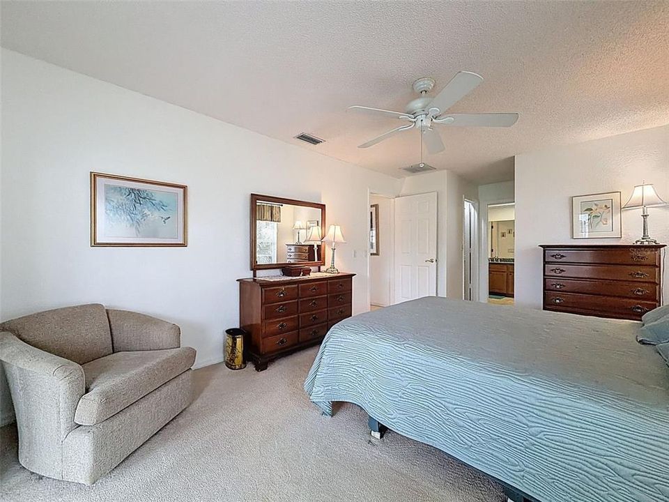 Active With Contract: $319,000 (3 beds, 2 baths, 1677 Square Feet)