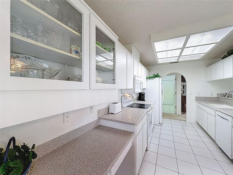 Active With Contract: $319,000 (3 beds, 2 baths, 1677 Square Feet)