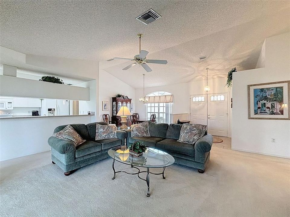 Active With Contract: $319,000 (3 beds, 2 baths, 1677 Square Feet)