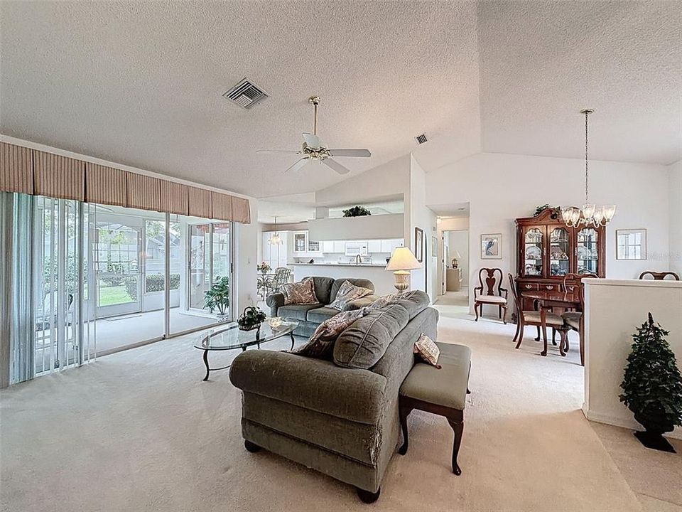 Active With Contract: $319,000 (3 beds, 2 baths, 1677 Square Feet)