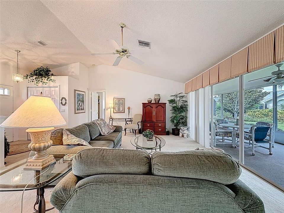 Active With Contract: $319,000 (3 beds, 2 baths, 1677 Square Feet)