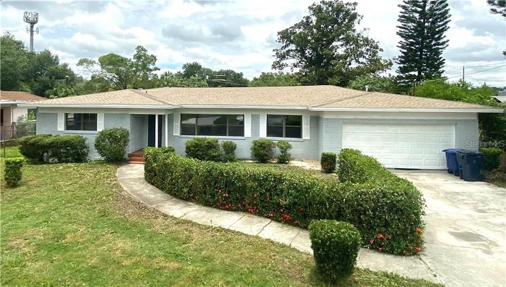 For Rent: $2,595 (4 beds, 2 baths, 1936 Square Feet)