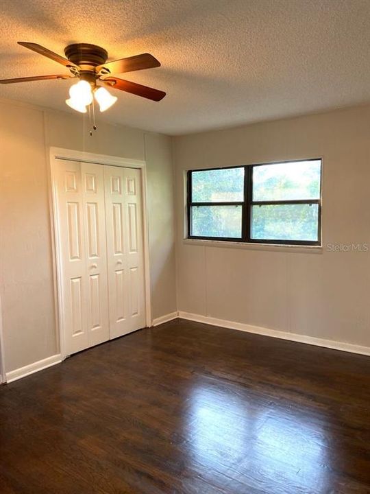 For Rent: $2,595 (4 beds, 2 baths, 1936 Square Feet)