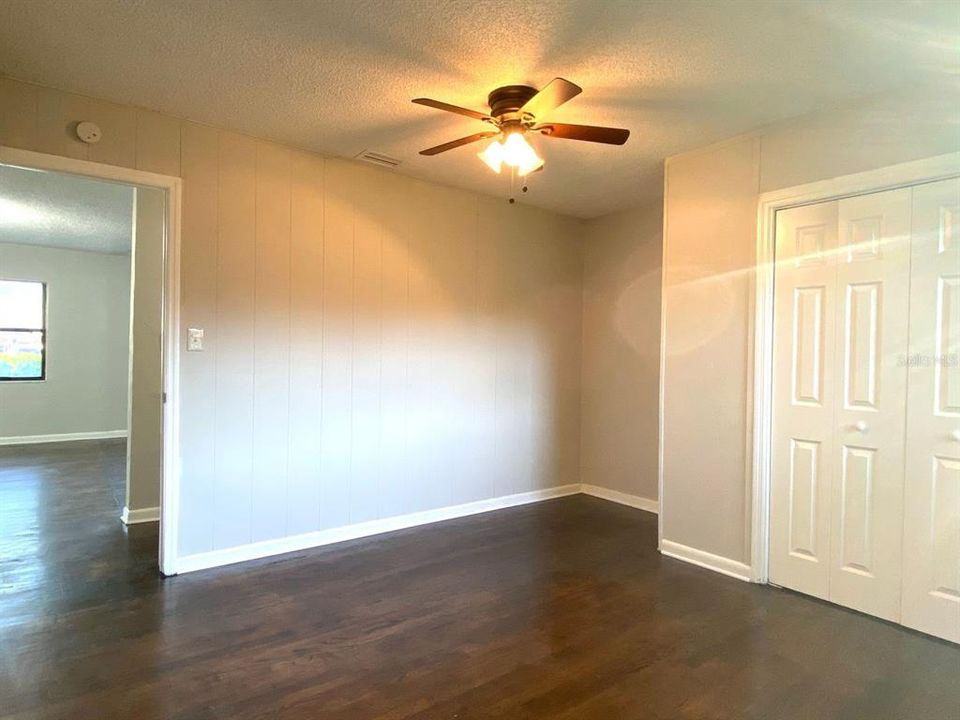 For Rent: $2,595 (4 beds, 2 baths, 1936 Square Feet)