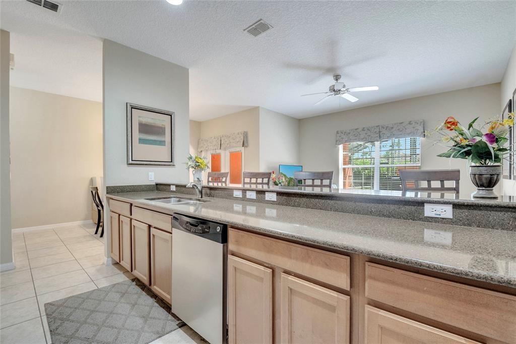 For Sale: $309,900 (4 beds, 3 baths, 1884 Square Feet)