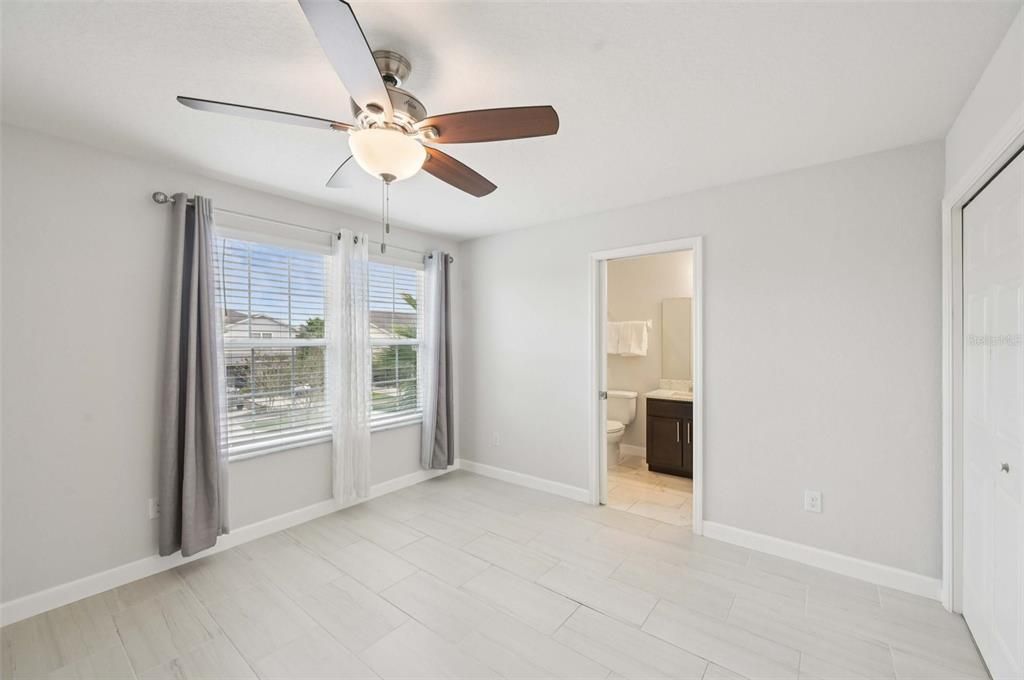 Active With Contract: $355,000 (3 beds, 2 baths, 1758 Square Feet)