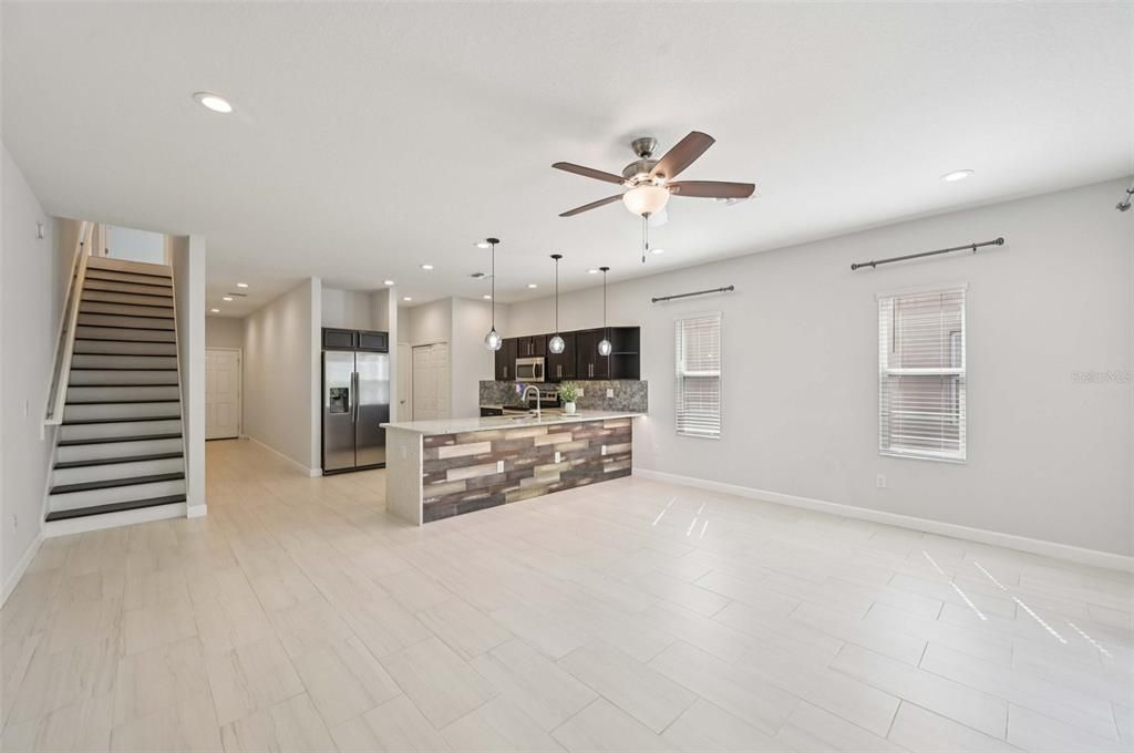 Active With Contract: $355,000 (3 beds, 2 baths, 1758 Square Feet)