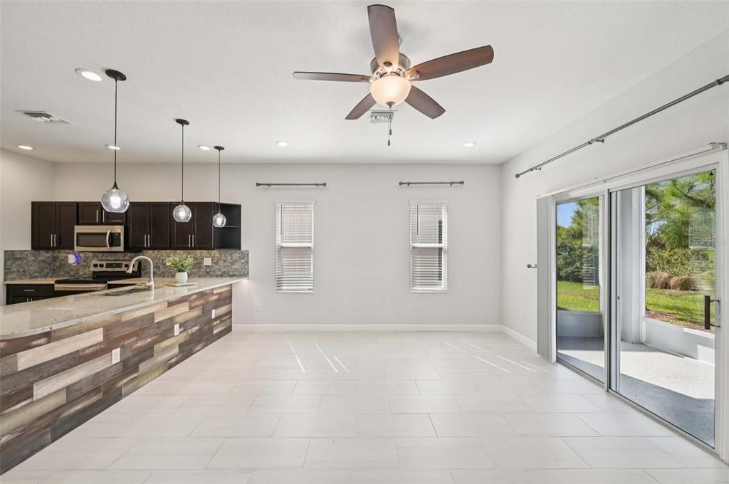 Active With Contract: $355,000 (3 beds, 2 baths, 1758 Square Feet)