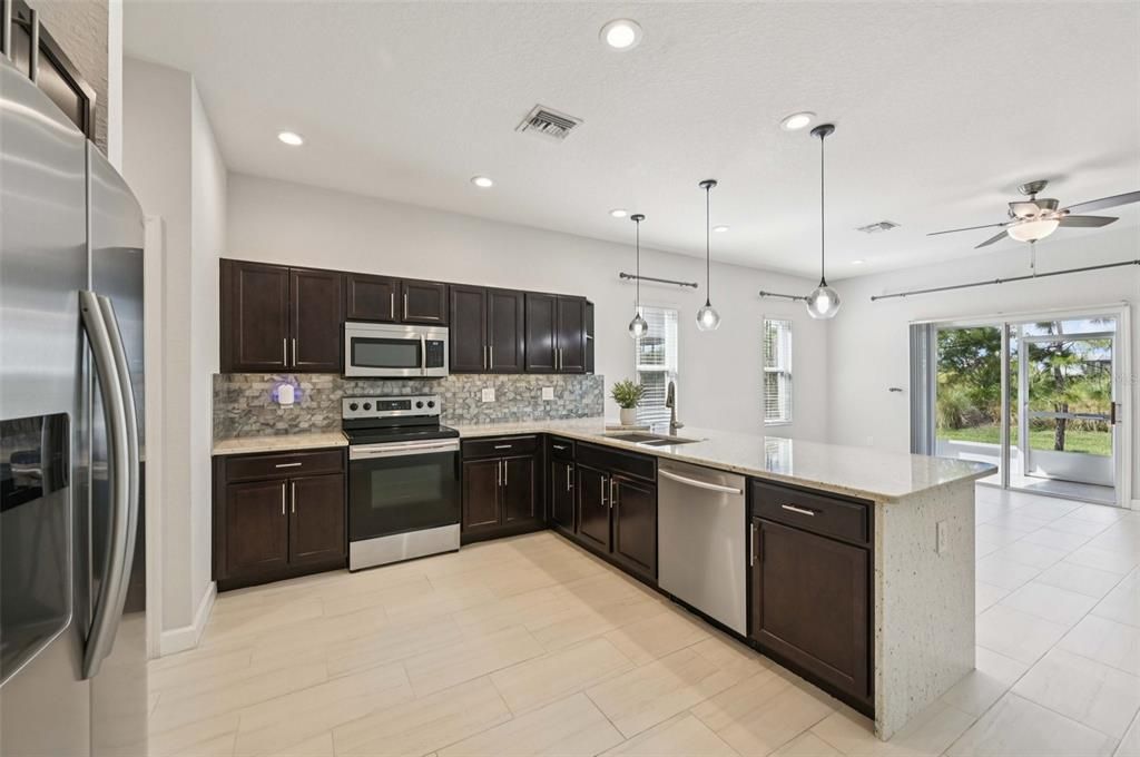 Active With Contract: $355,000 (3 beds, 2 baths, 1758 Square Feet)