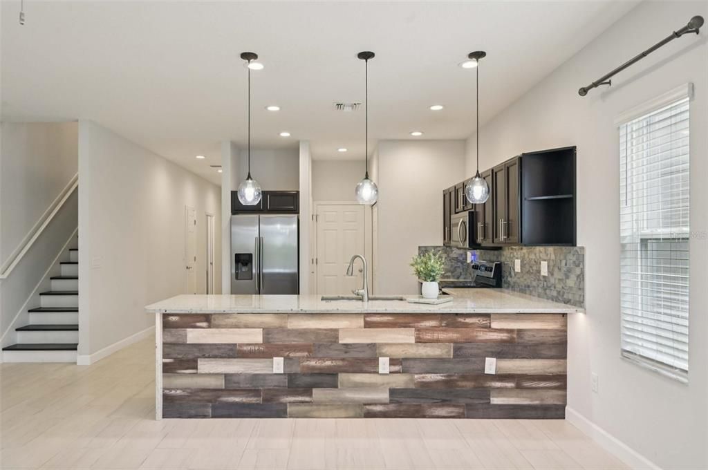 Active With Contract: $355,000 (3 beds, 2 baths, 1758 Square Feet)