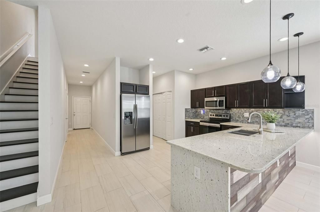 Active With Contract: $355,000 (3 beds, 2 baths, 1758 Square Feet)