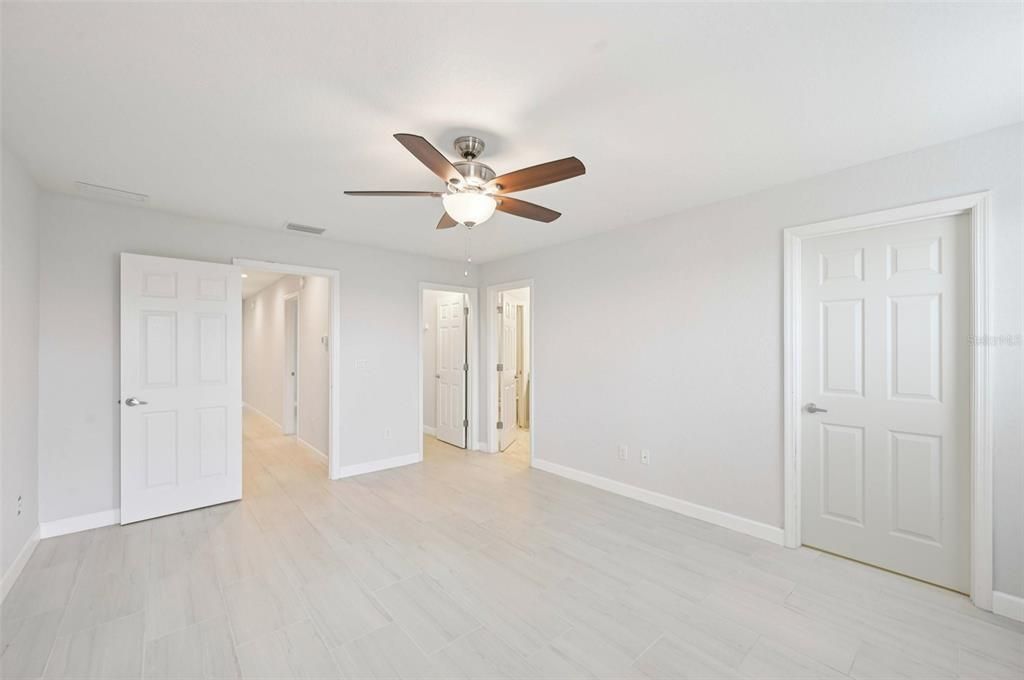 Active With Contract: $355,000 (3 beds, 2 baths, 1758 Square Feet)