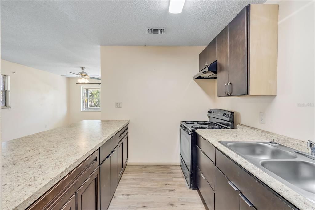 For Sale: $219,000 (3 beds, 1 baths, 1063 Square Feet)