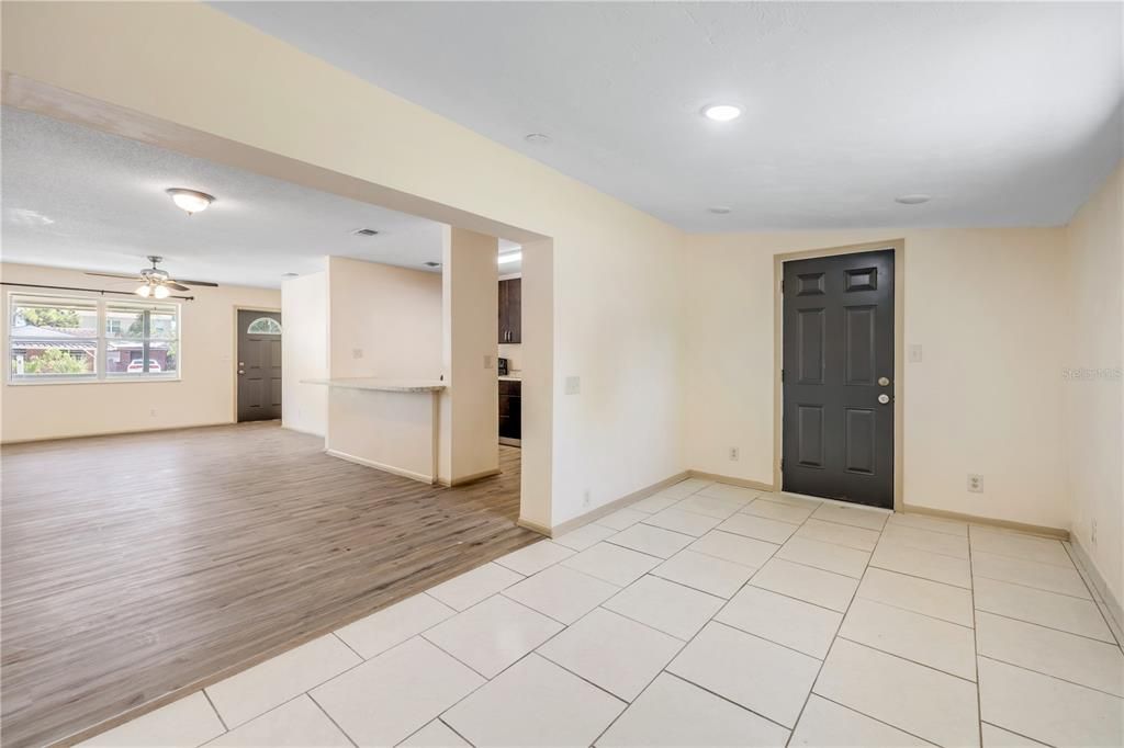 For Sale: $219,000 (3 beds, 1 baths, 1063 Square Feet)