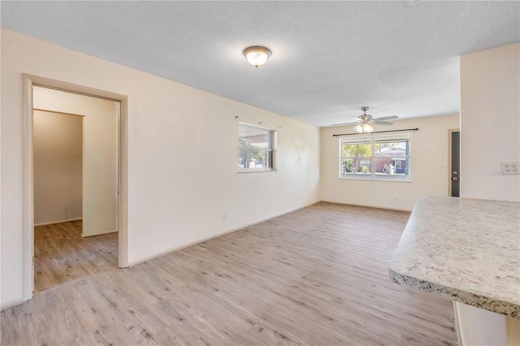 For Sale: $219,000 (3 beds, 1 baths, 1063 Square Feet)