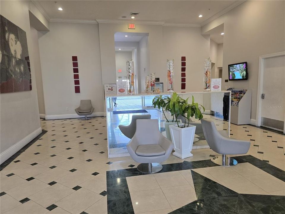 待售: $299,000 (2 贝兹, 2 浴室, 1056 平方英尺)