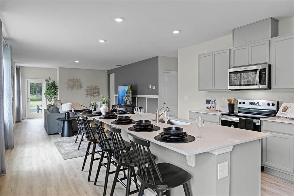 Active With Contract: $324,990 (4 beds, 2 baths, 1665 Square Feet)