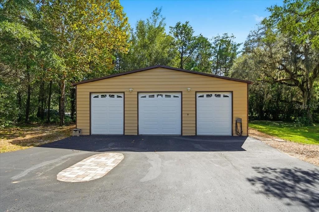 For Sale: $550,000 (2 beds, 1 baths, 1588 Square Feet)