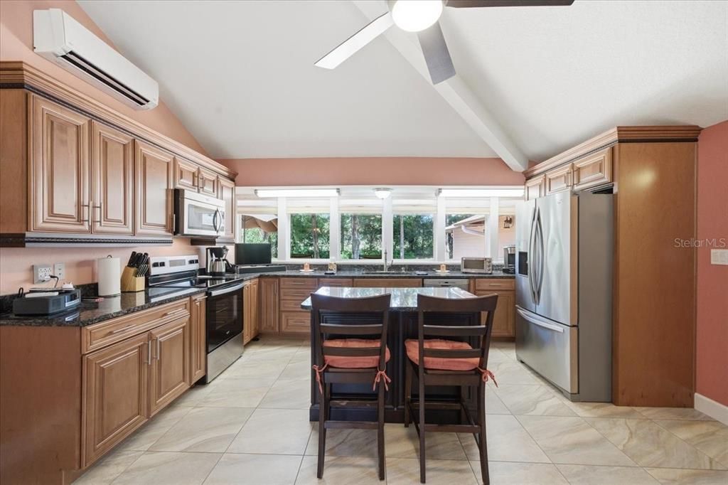 For Sale: $550,000 (2 beds, 1 baths, 1588 Square Feet)