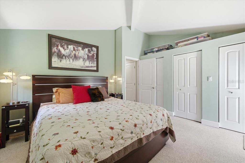 For Sale: $550,000 (2 beds, 1 baths, 1588 Square Feet)