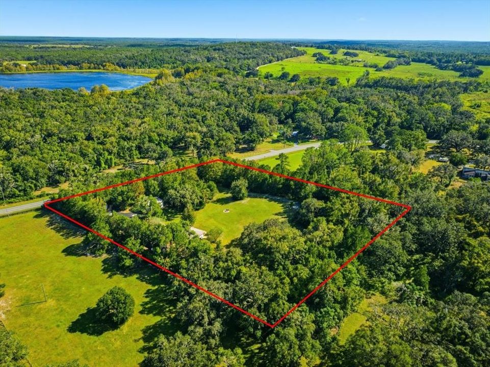 For Sale: $550,000 (2 beds, 1 baths, 1588 Square Feet)